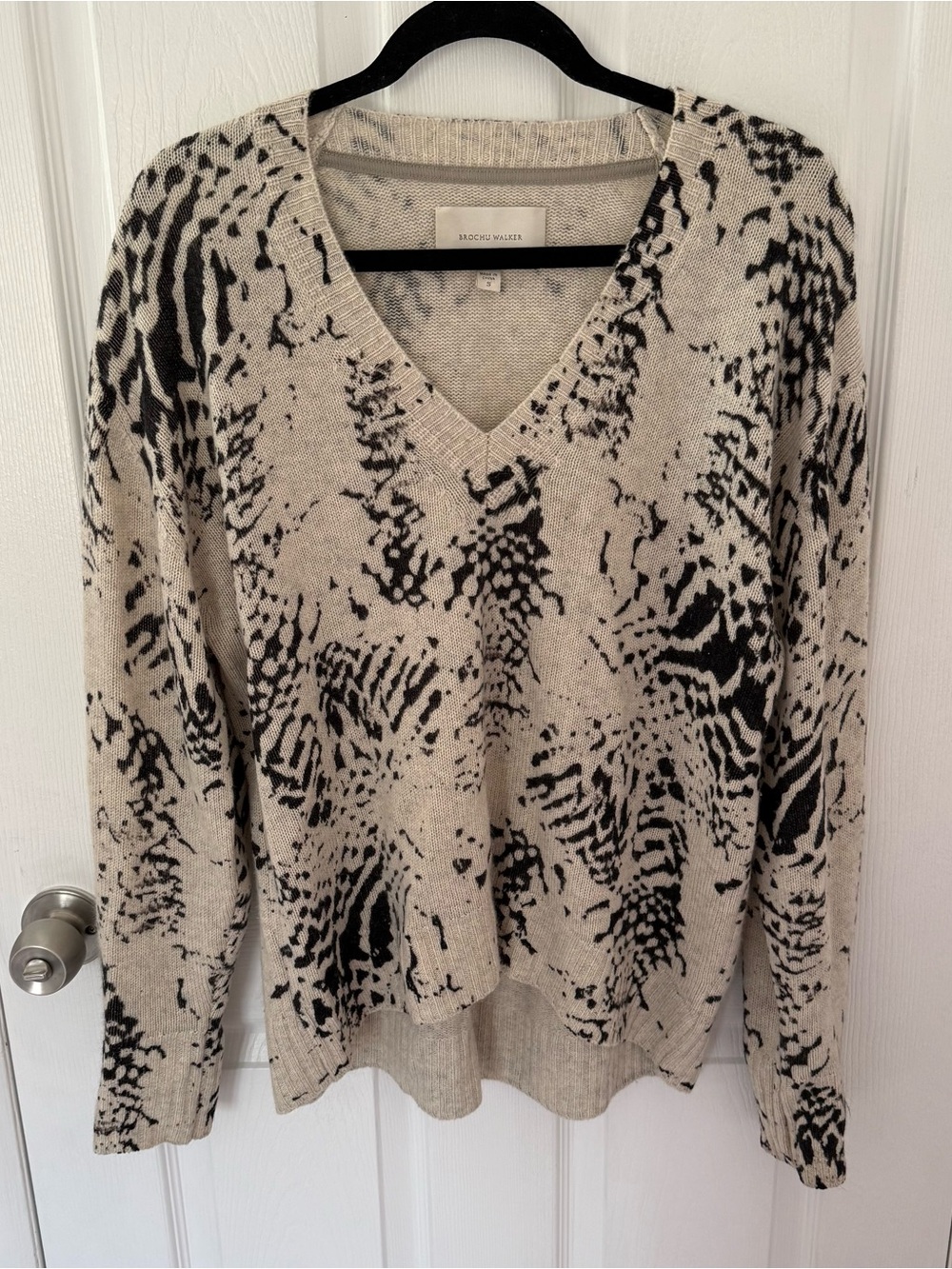 Brochu Walker Camille Printed Cream and Black Cashmere V-Neck Sweater Size Small
